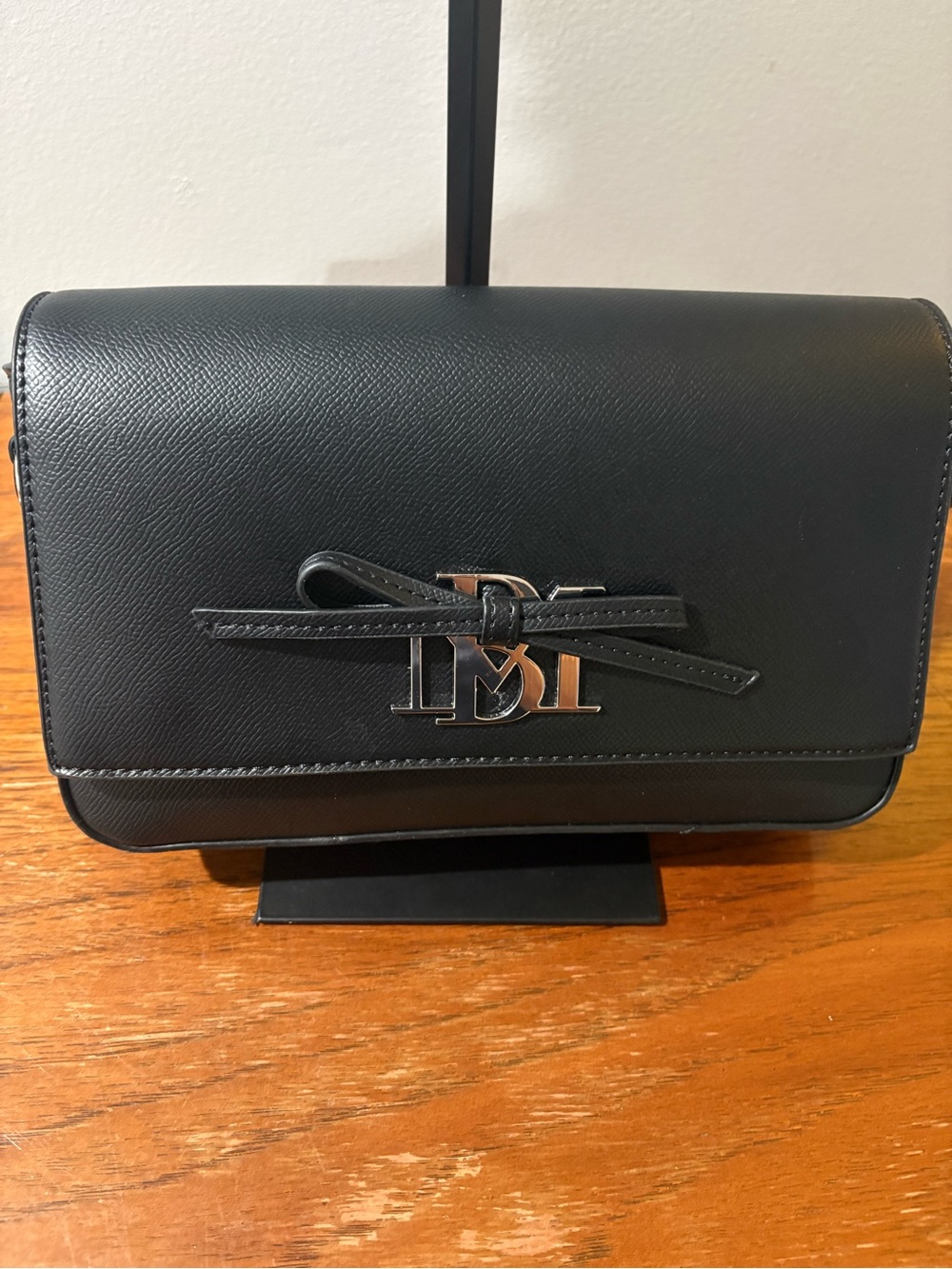 Badgley Mischka Black Leather Bow Crossbody Clutch